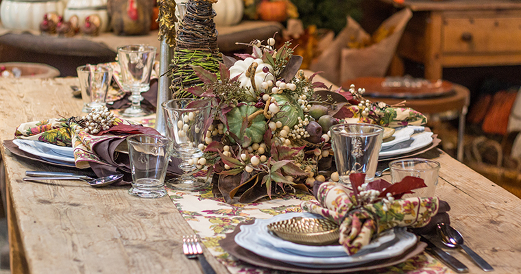 A closer image of the fall dining set up for celebration of fall with Eric Cortina