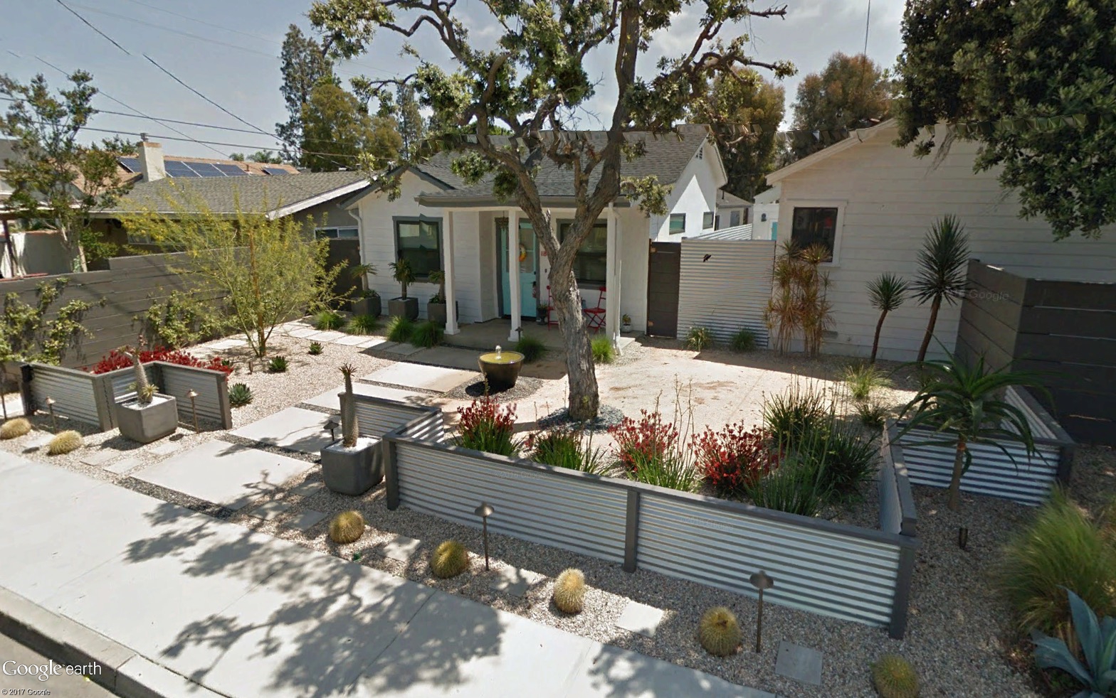 An image of a Fullerton house as one of the Finalists for the 2018 California Friendly Contest Garden