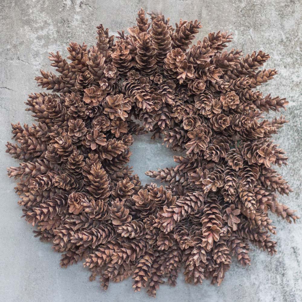 NaturalPinecone An image of a pinecone wreath