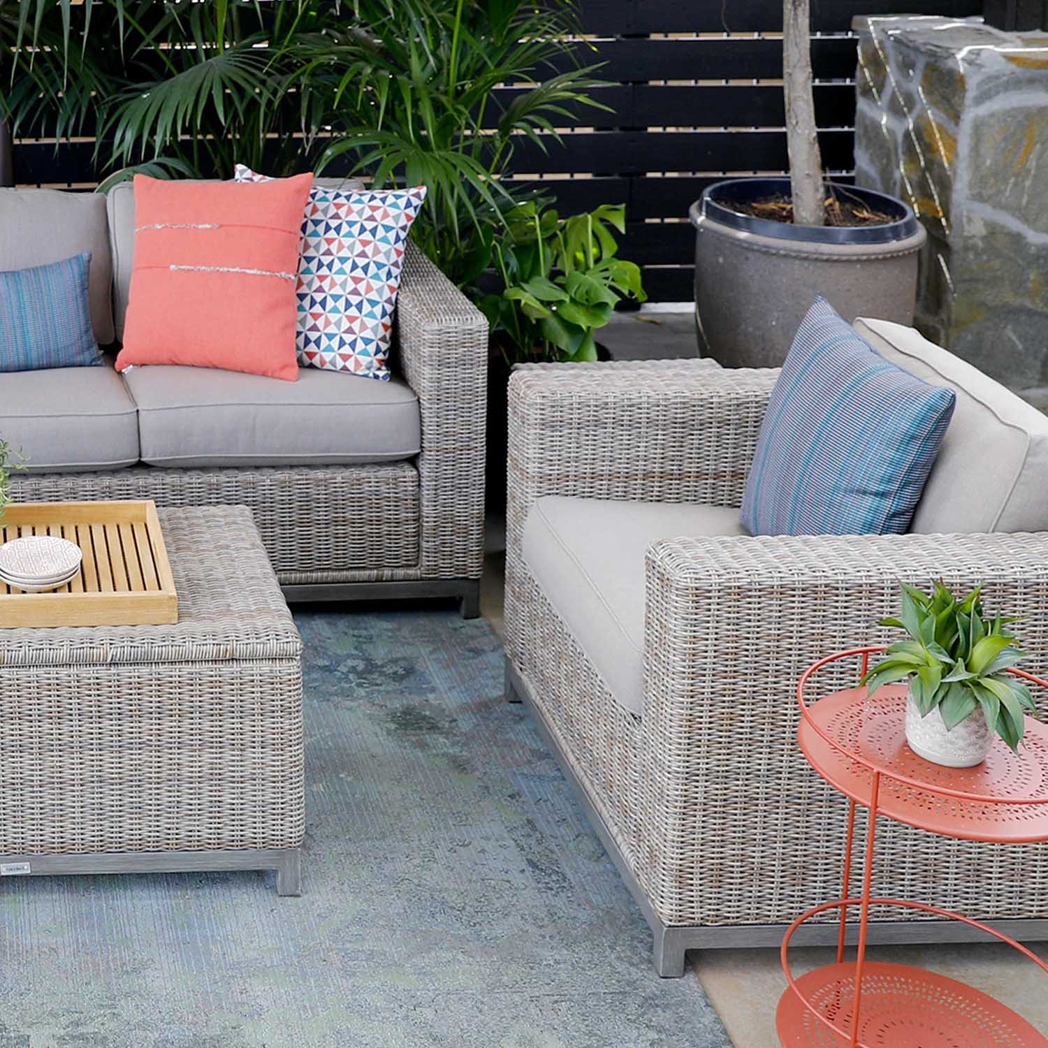 Outdoor Living Roger's Gardens